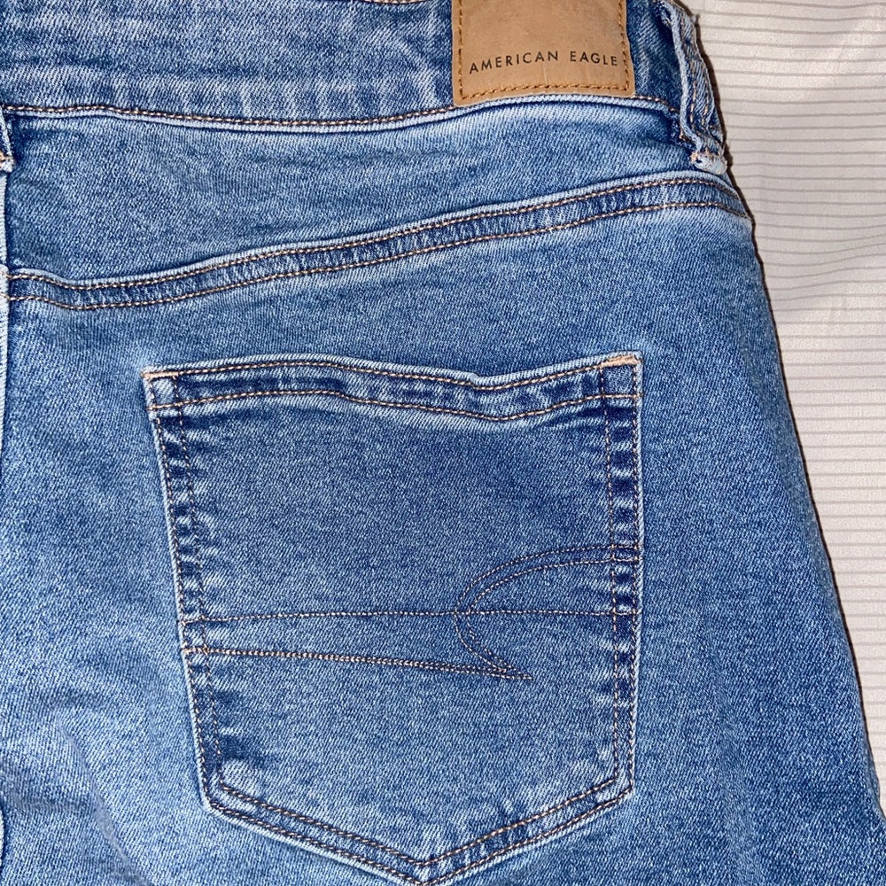 American Eagle Light Wash Mom Jean Size 14